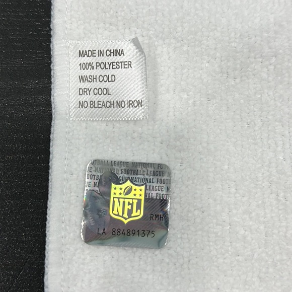 NFL Dallas Cowboys Game Day Towel from Thanksgiving Day Win 2022 Miller Light - Picture 7 of 7